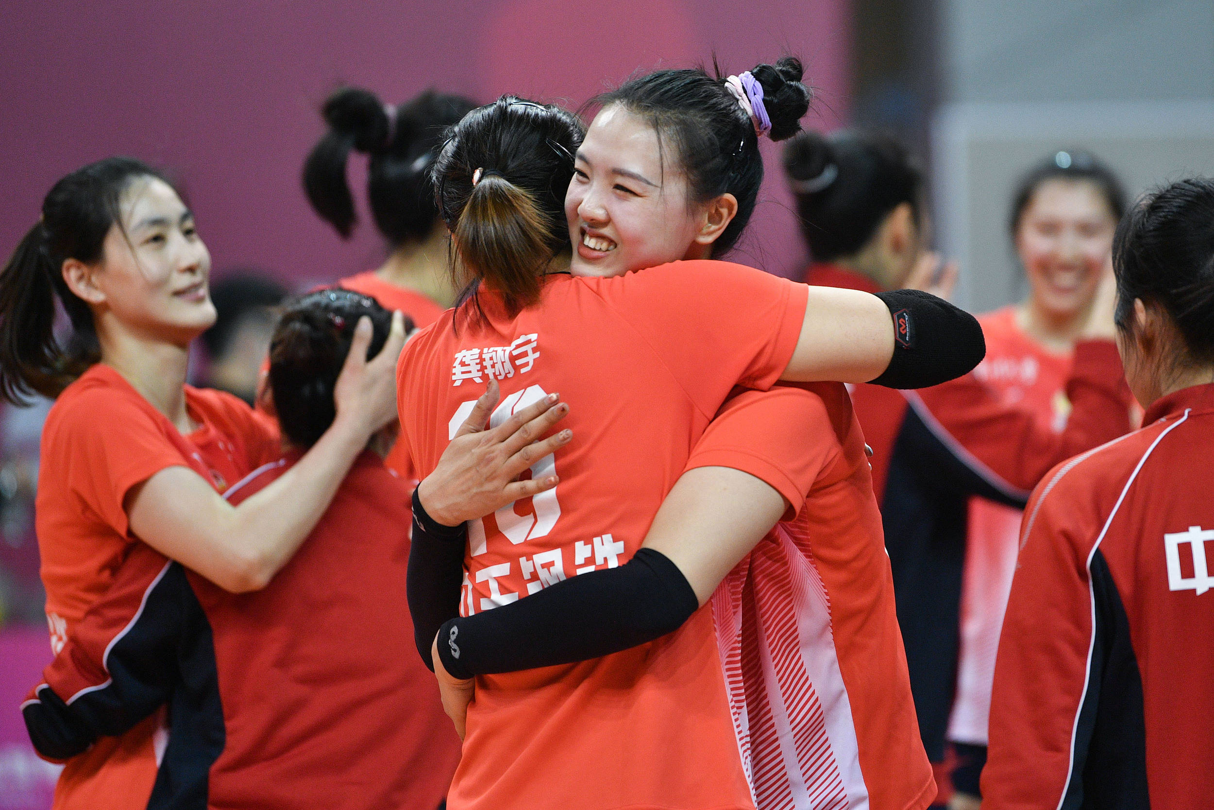 深一度｜老将张常宁<strong></p>
<p>核原油</strong>，排球征途迎风而上