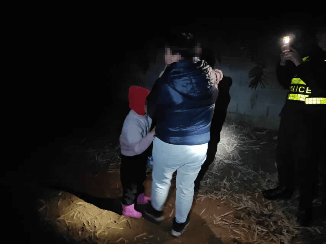 因思念在外务工妈妈<strong></p>
<p>布兰特原油</strong>，8岁姐姐和4岁弟弟带零食手电“去旅行”失联，江西警方连夜搜寻