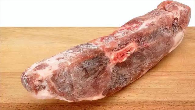 长期吃久冻的肉危害大<strong></p>
<p>原油豉</strong>？冰箱里的肉冻多久就不能吃了？医生说清楚