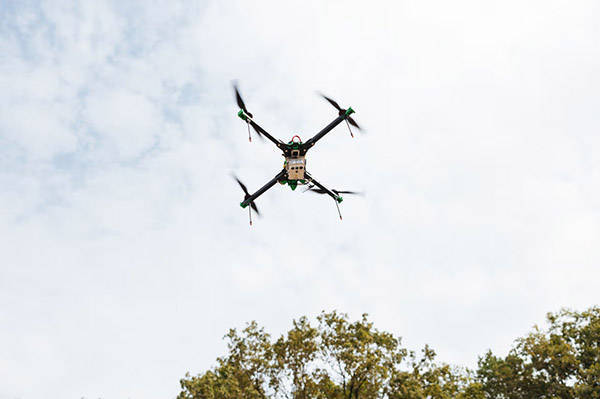 “在无人机技术上<strong></p>
<p>原油外汇代码</strong>，还没有一家美国公司能跟得上乌克兰”