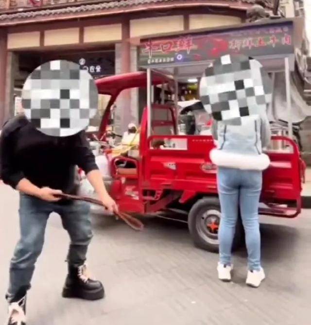 四川巴中三名网红街头拍摄低俗视频<strong></p>
<p>微信原油</strong>，被行政处罚