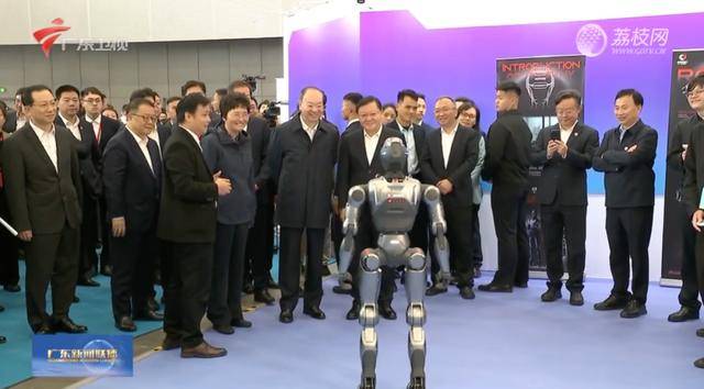 首次落地广东！省委书记、部长等共同巡馆<strong></p>
<p>美原油大跌</strong>，事关“头等大事”