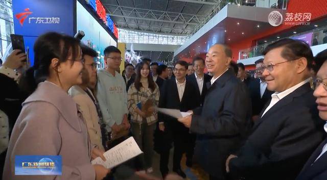 首次落地广东！省委书记、部长等共同巡馆<strong></p>
<p>美原油大跌</strong>，事关“头等大事”