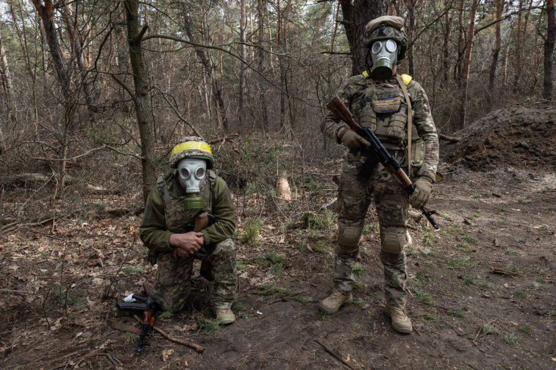 俄军发动大规模袭击<strong></p>
<p>美原油大跌</strong>！