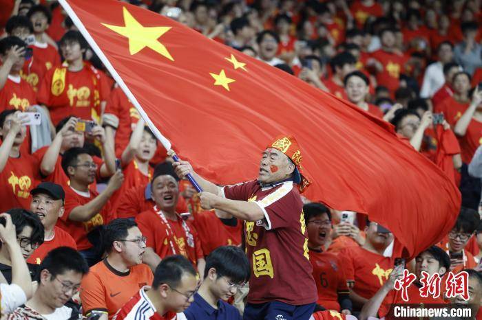 “纪录之夜”<strong></p>
<p>1吨原油多少桶</strong>，国足“半场好戏”未能救赎