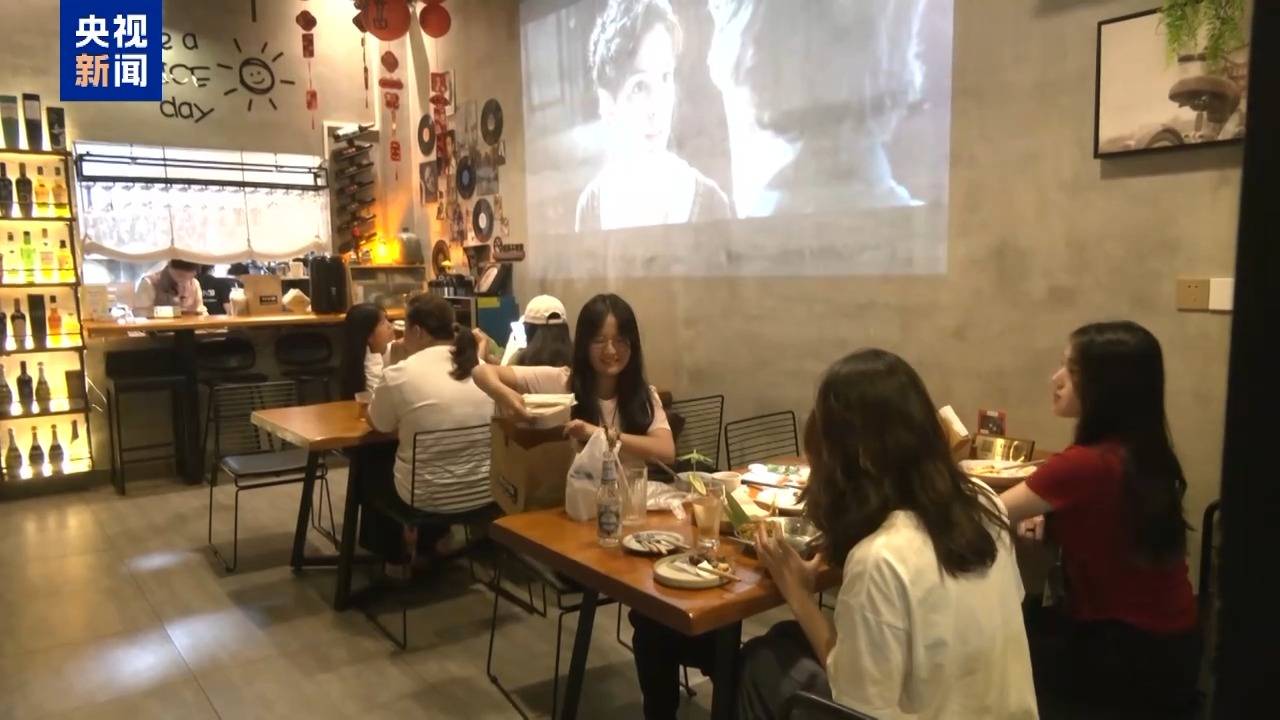 一起去博鳌新晋网红打卡地 在“国际镇”品咖啡香