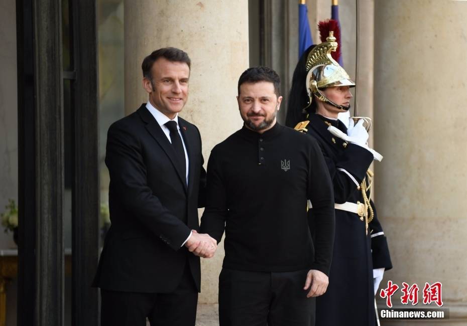 法国总统马克龙与乌克兰总统泽连斯基举行会谈