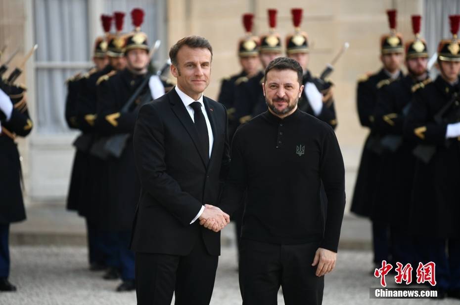 法国总统马克龙与乌克兰总统泽连斯基举行会谈