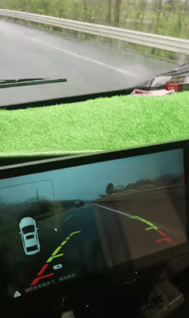 网友称高速路上“无奈倒车7公里”<strong></p>
<p>投资原油平台</strong>，广东高速：拥堵或与清明将至有关