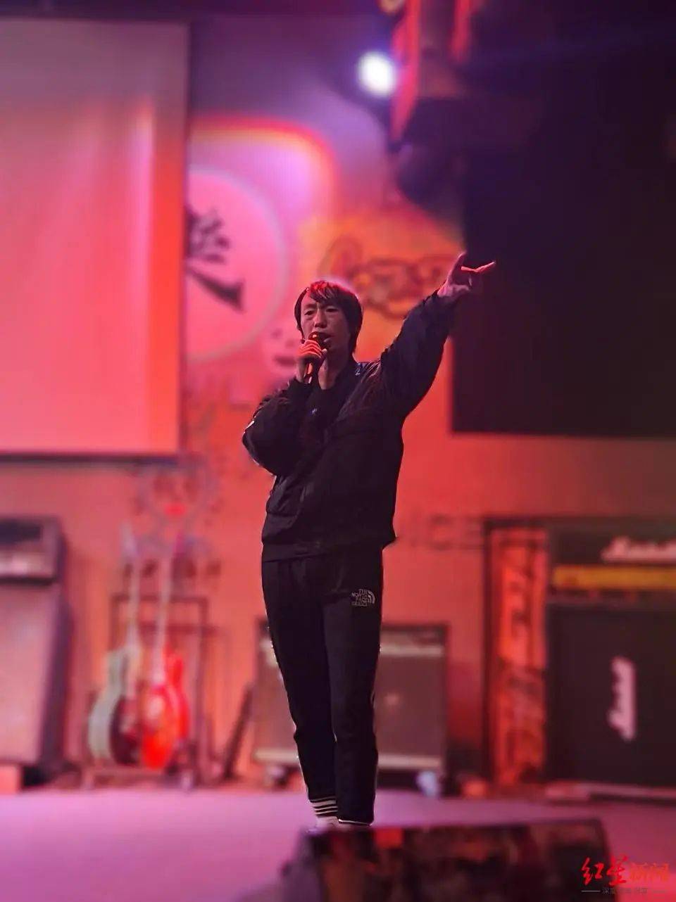 知名歌手复出<strong></p>
<p>投资原油平台</strong>！曾被强制送进精神病院