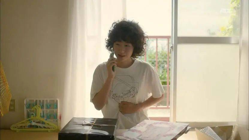 一个月只花30元<strong></p>
<p>原油视频</strong>，985毕业生挤满躺平赛道