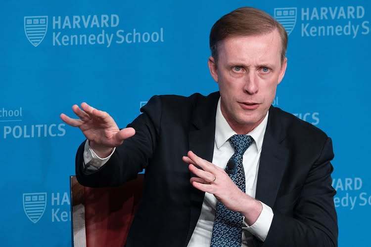 沙利文猛批特朗普：中美不是零和博弈<strong></p>
<p>原油蒸气</strong>，两国将长期共存