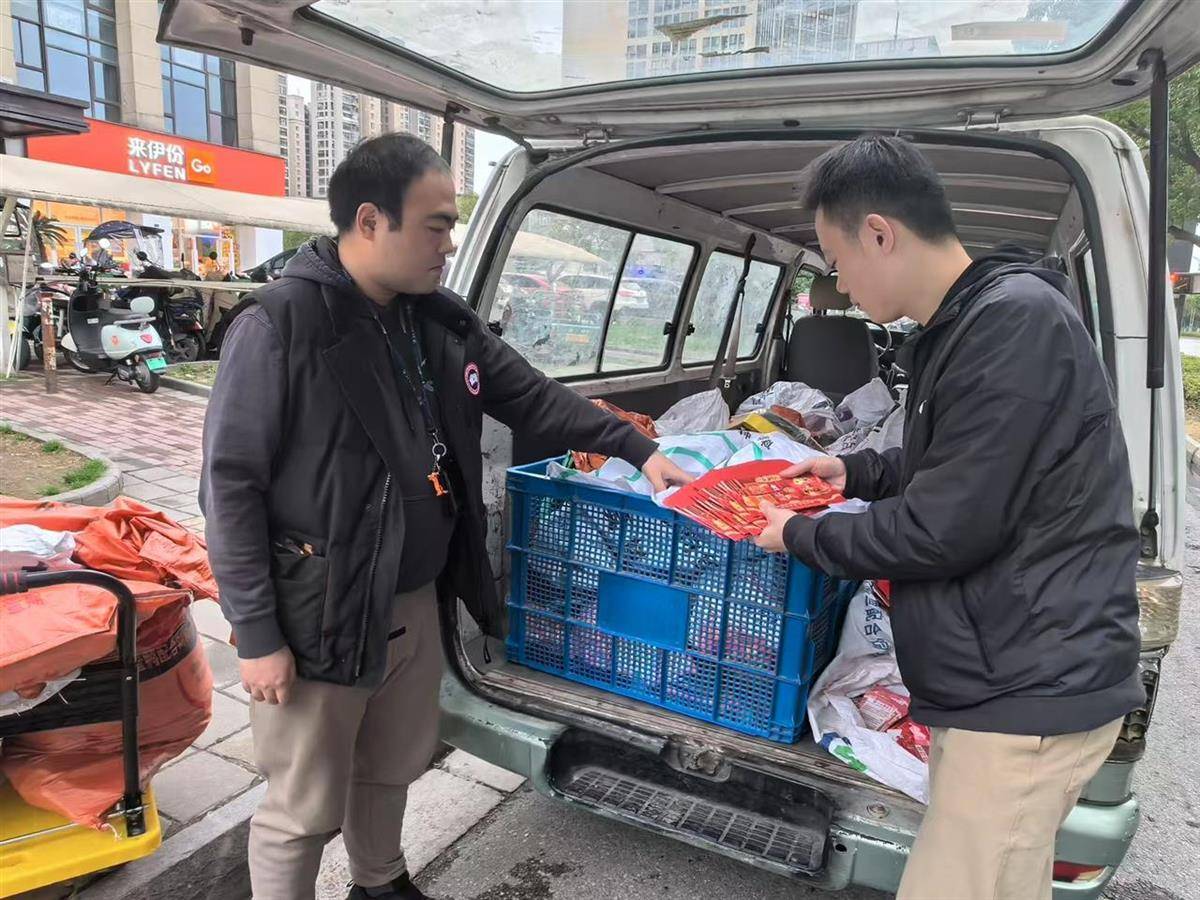 他发出的81万件快递全是电诈卡片<strong></p>
<p>原油蒸气</strong>！武汉江岸警方破获特大诈骗案