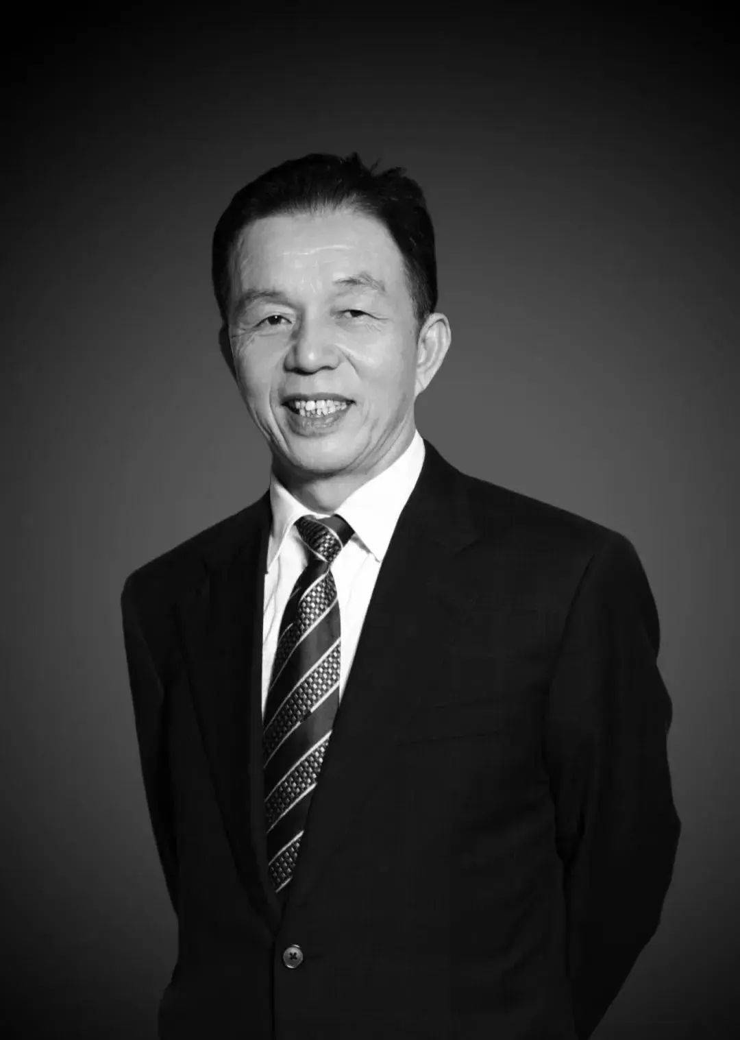 著名企业官网变黑白<strong></p>
<p>原油1812</strong>！凌晨讣告：创始人病逝