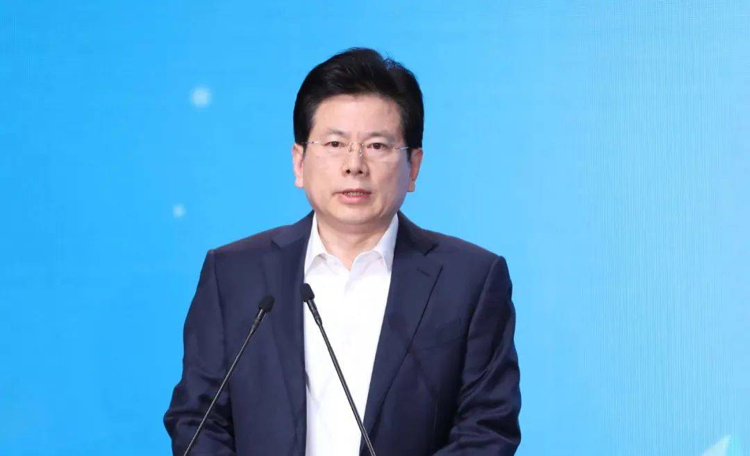 中宣部原副部长张建春<strong></p>
<p>原油1812</strong>，被公诉