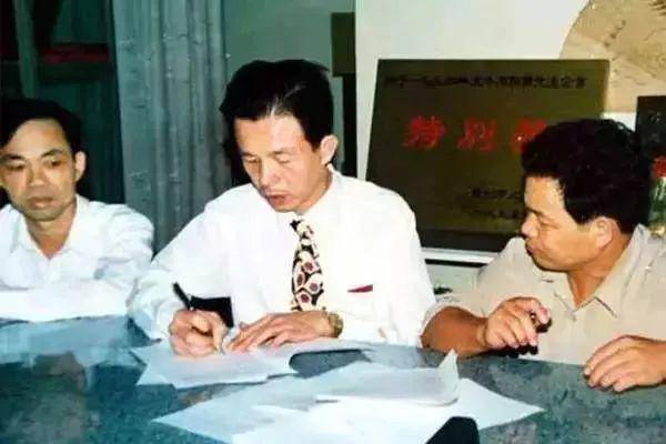 许连捷<strong></p>
<p>原油1812</strong>，这位杰出的晋江企业家值得人们铭记