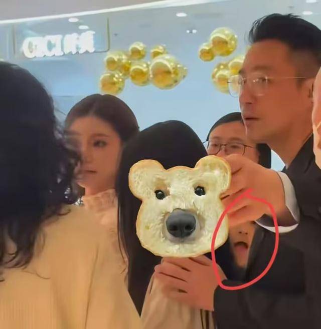 大S儿女回北京<strong></p>
<p>原油套保</strong>，张兰拉着小玥儿逛街，网友夸汪小菲好帅