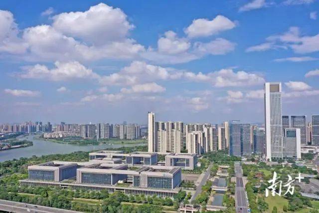 给五区干部开会<strong></p>
<p>现货原油开户</strong>，佛山市委书记发出“灵魂三问”