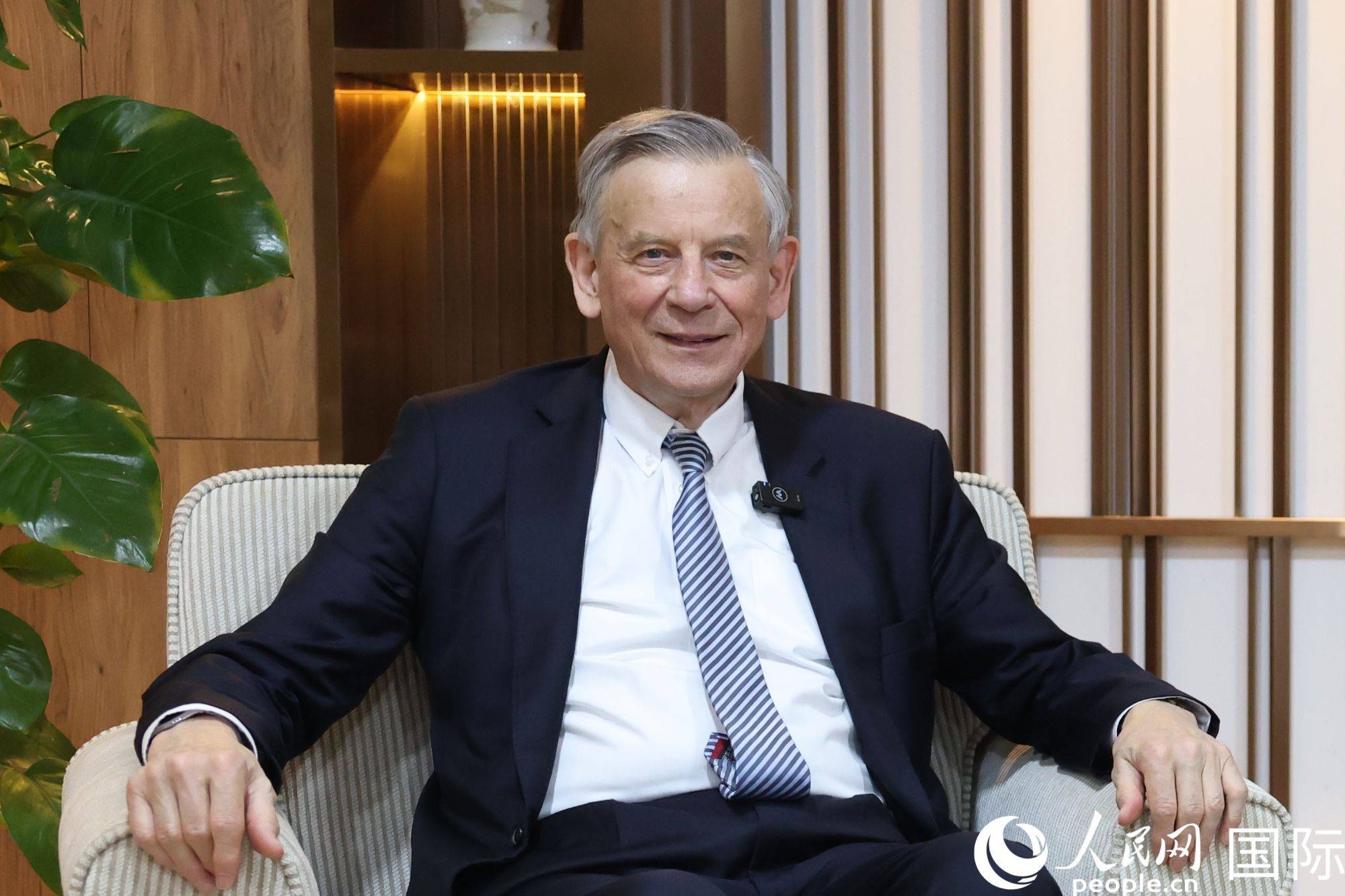 “没有中国是不行的——<strong></p>
<p>白银现货原油</strong>你必须到中国去” ——访“隐形冠军”之父、德国经济学家赫尔曼·西蒙