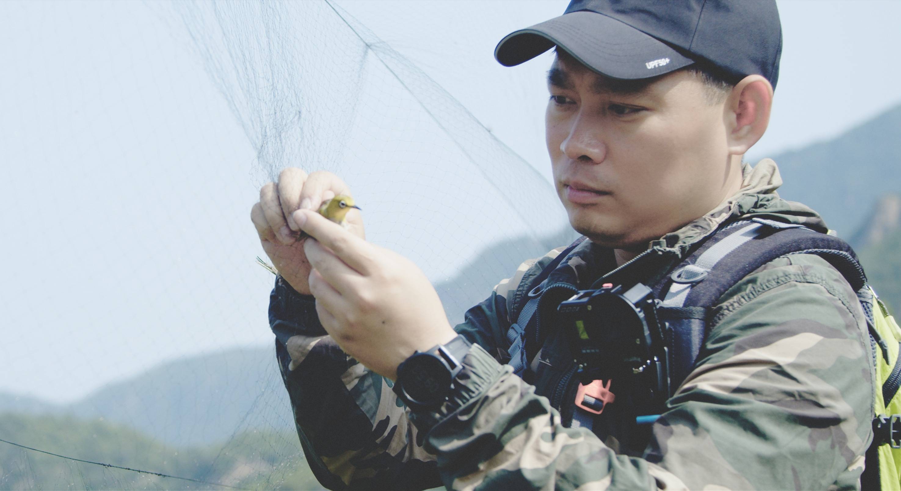 森林警察韩孟祺：乔装成驴友潜伏密林中<strong></p>
<p>白银现货原油</strong>，抓获“粘鸟”嫌疑人