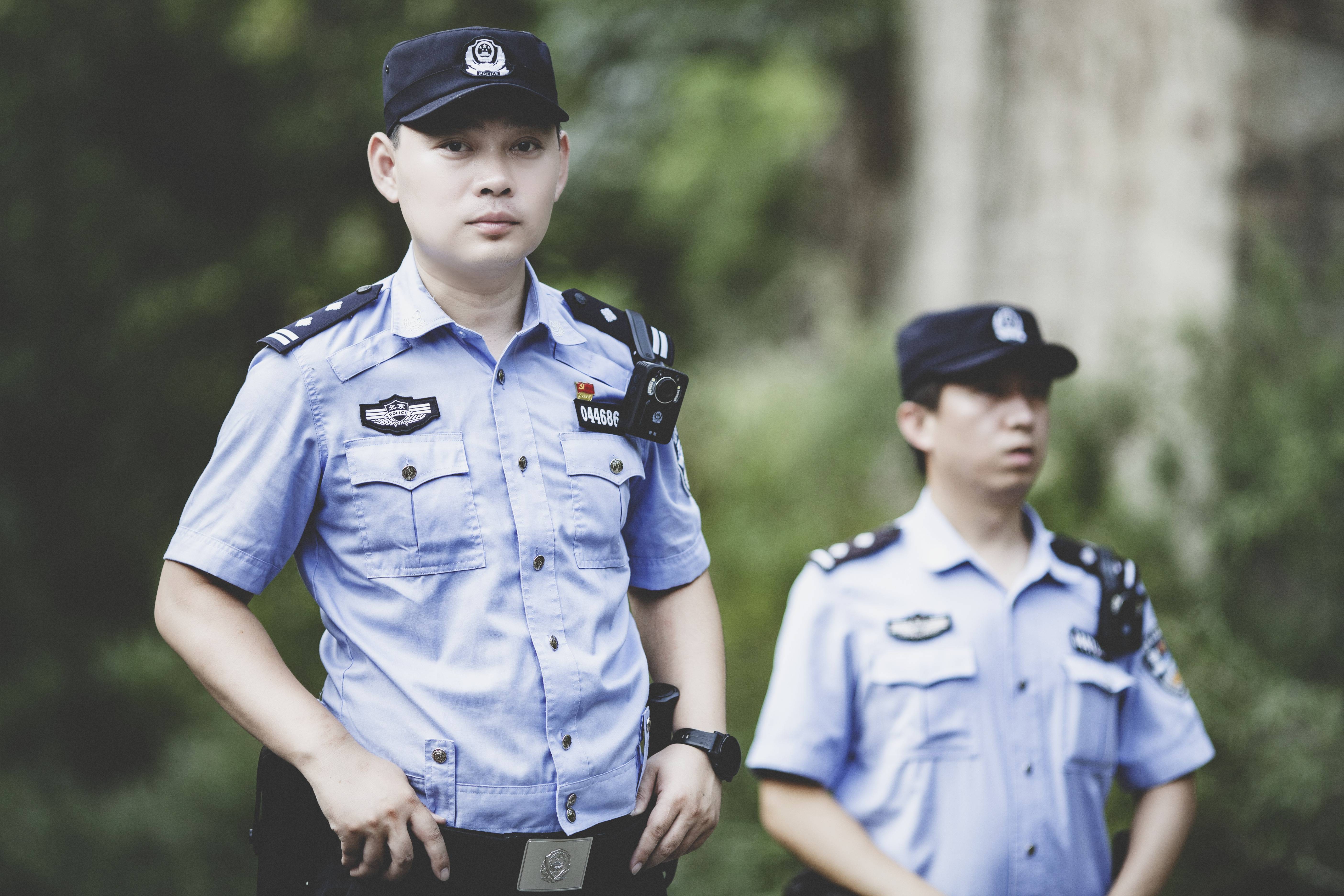 森林警察韩孟祺：乔装成驴友潜伏密林中<strong></p>
<p>白银现货原油</strong>，抓获“粘鸟”嫌疑人