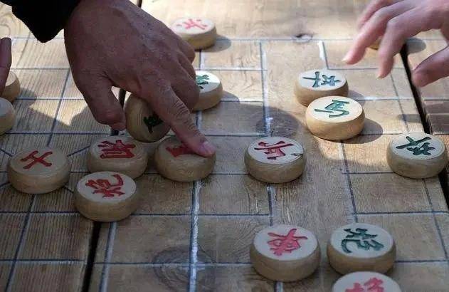 “象棋残局”诈骗：4年诈骗150万<strong></p>
<p>白银现货原油</strong>，13人落网