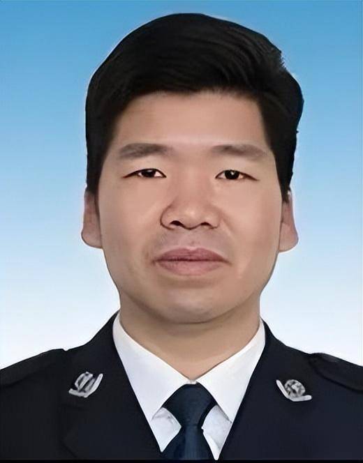 福建4位干部履新<strong></p>
<p>原油贵吗</strong>，2位升副厅