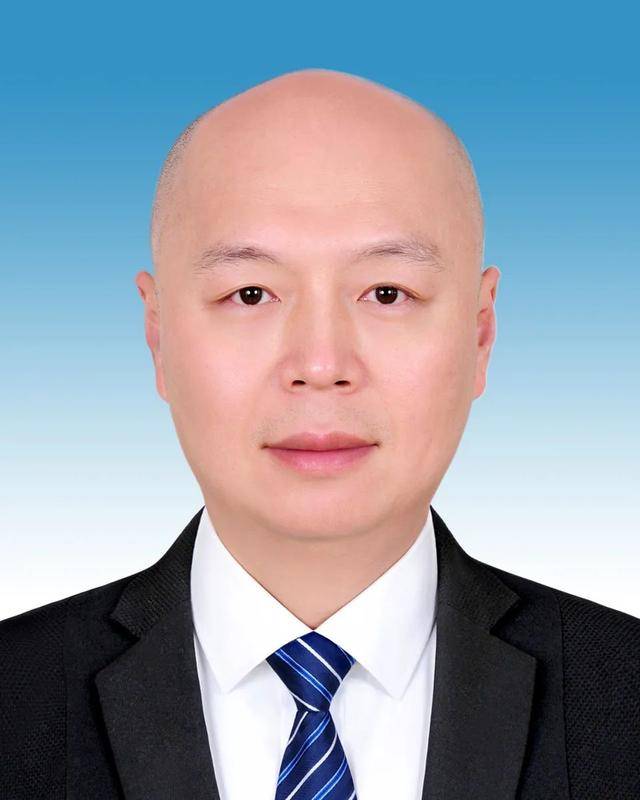 福建4位干部履新<strong></p>
<p>原油贵吗</strong>，2位升副厅