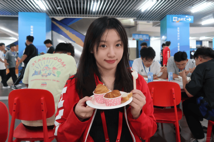 “删了！你偷拍还有理了？”北京地铁7号线上<strong></p>
<p>原油贵吗</strong>，跳水运动员唐怡萱一把夺过对方手机