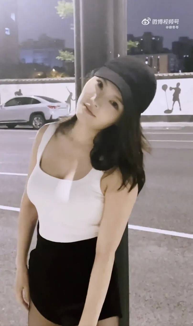 “椰树女神”徐冬冬晒真实肚子<strong></p>
<p>现货白银原油</strong>，展示健康美：不超130斤就舒适！