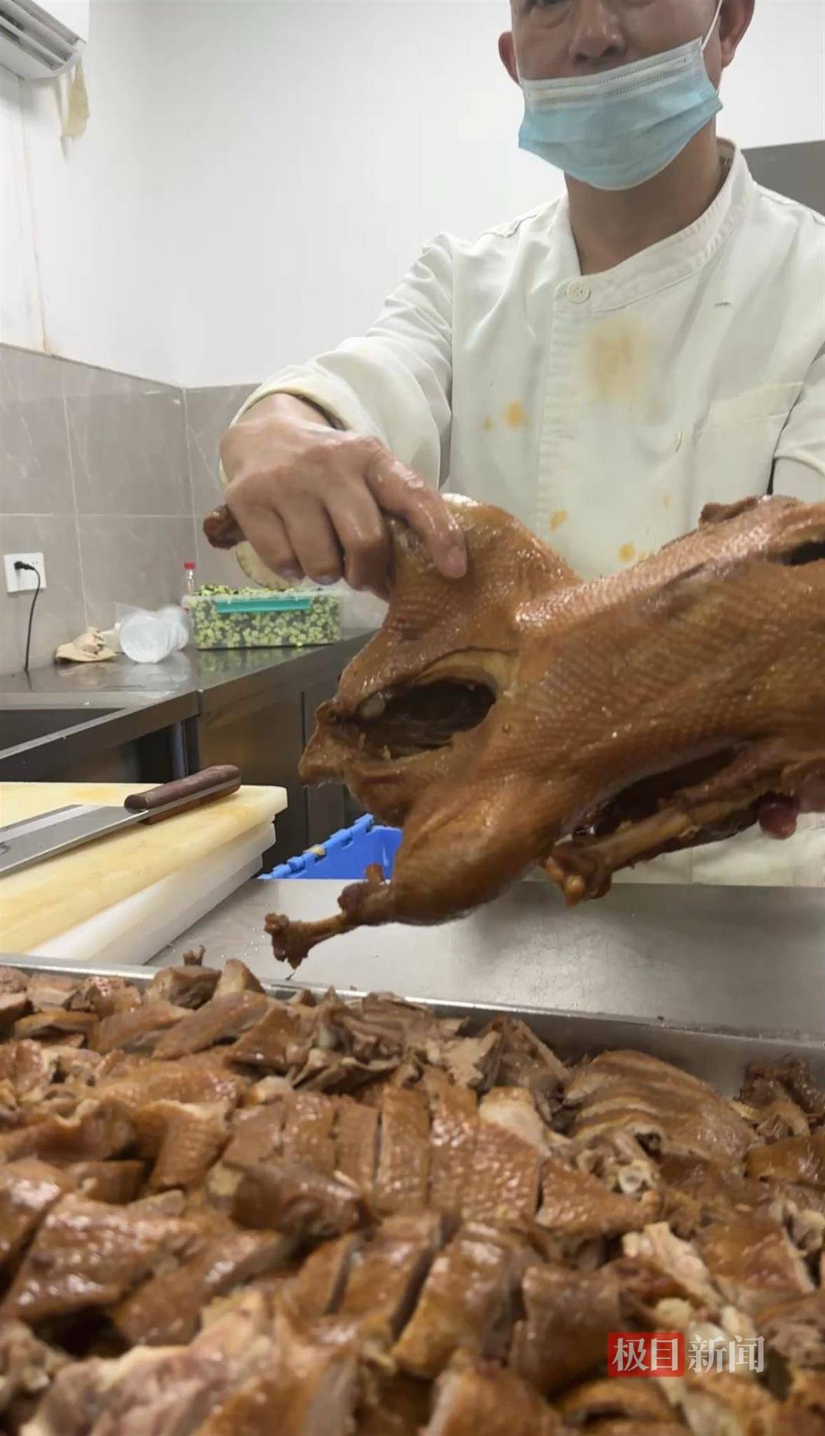 荣昌五一成绩单：5天接待游客224万人次<strong></p>
<p>迷你原油</strong>，卖出卤鹅29万只，政府食堂用掉2万余斤肉