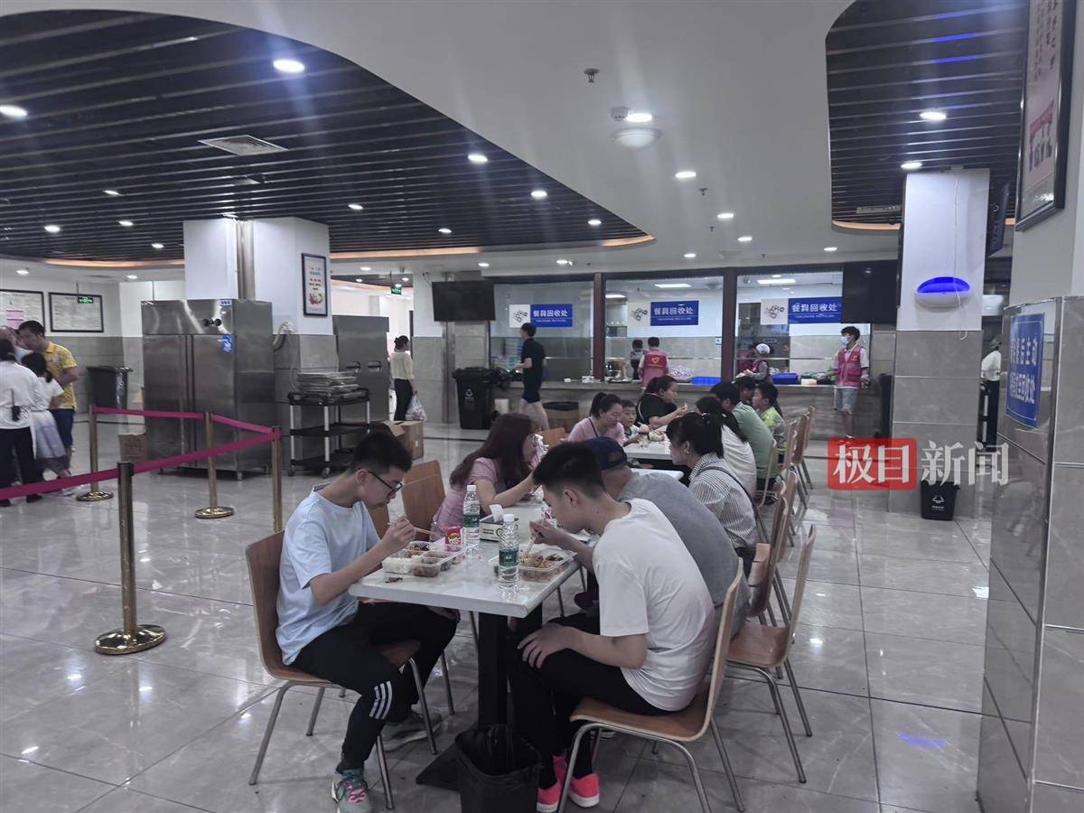 荣昌五一成绩单：5天接待游客224万人次<strong></p>
<p>迷你原油</strong>，卖出卤鹅29万只，政府食堂用掉2万余斤肉