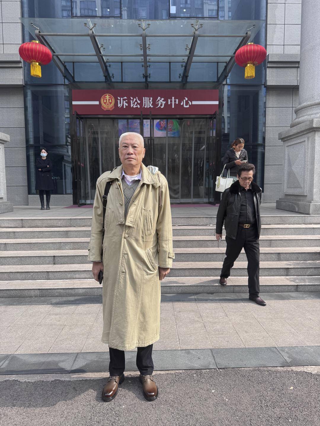 一起诉讼背后，宜宾前首富“险被送精神病院”风波丨红星深度