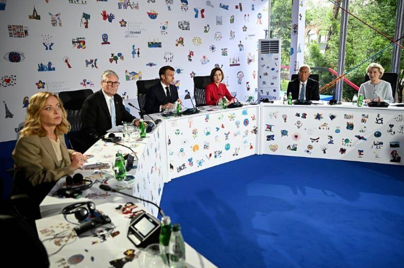 意大利女总理梅洛尼与马克龙又吵起来了<strong></p>
<p>原油期货门槛</strong>，此前曾对他“翻白眼”，送去“死亡凝视”