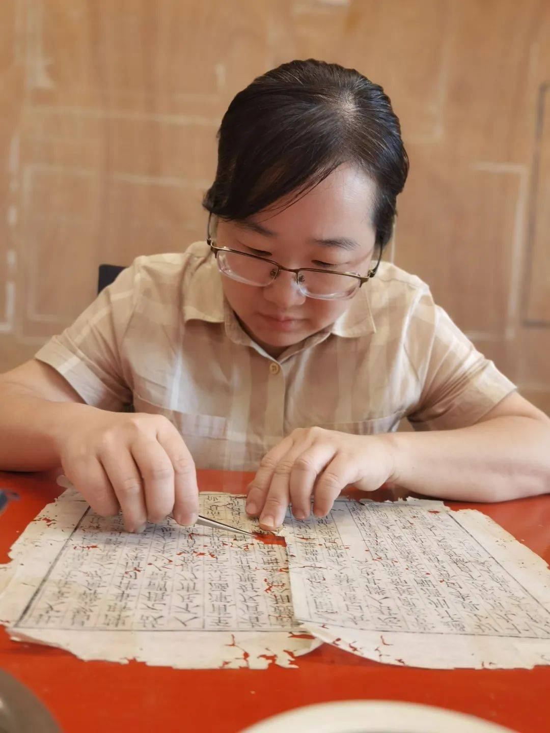 “冷板凳”一坐18年<strong></p>
<p>柴原油</strong>！41岁厦门女子：要一直坐下去