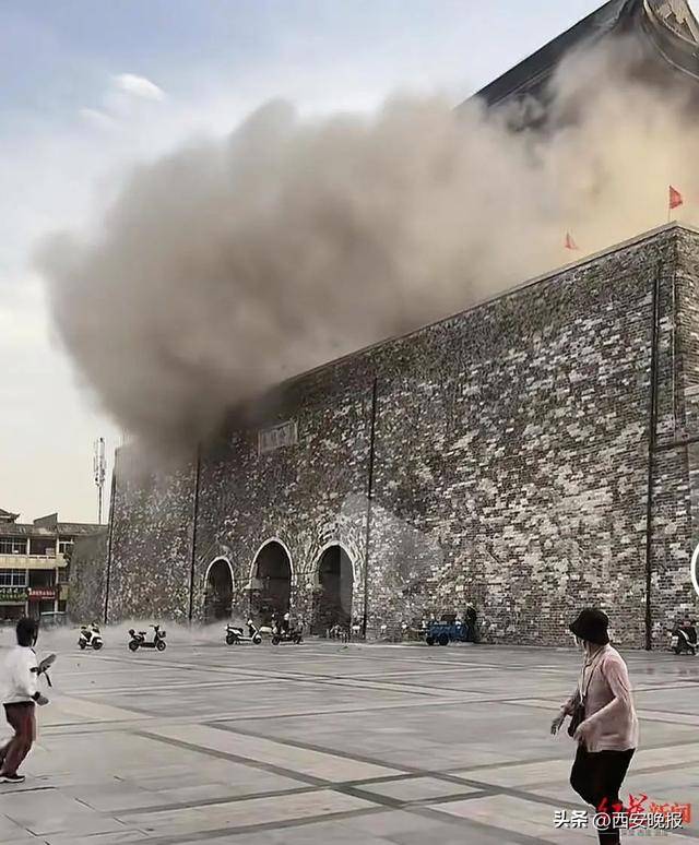 网传“凤阳鼓楼坍塌”？目击者称持续一两分钟<strong></p>
<p>柴原油</strong>，当地通报