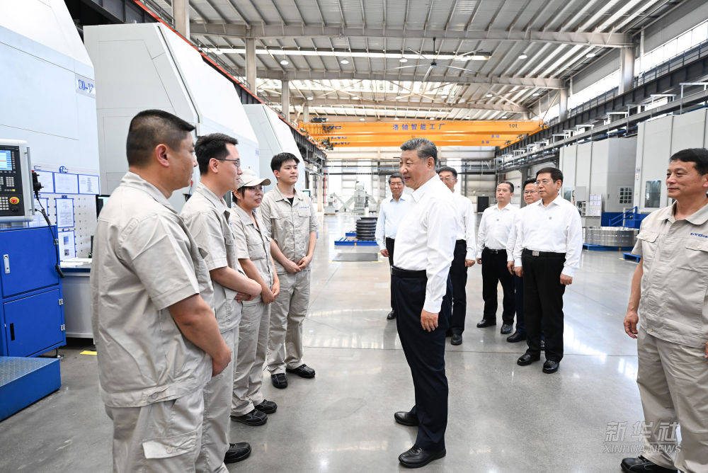 第1视点丨跟随总书记走进洛阳轴承集团 <strong></p>
<p>柴原油</strong>了解先进制造业发展