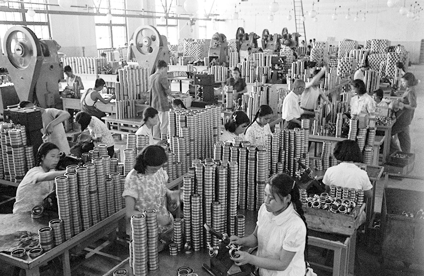 第1视点丨跟随总书记走进洛阳轴承集团 <strong></p>
<p>柴原油</strong>了解先进制造业发展