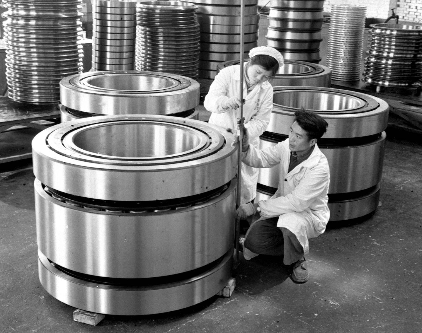 第1视点丨跟随总书记走进洛阳轴承集团 <strong></p>
<p>柴原油</strong>了解先进制造业发展