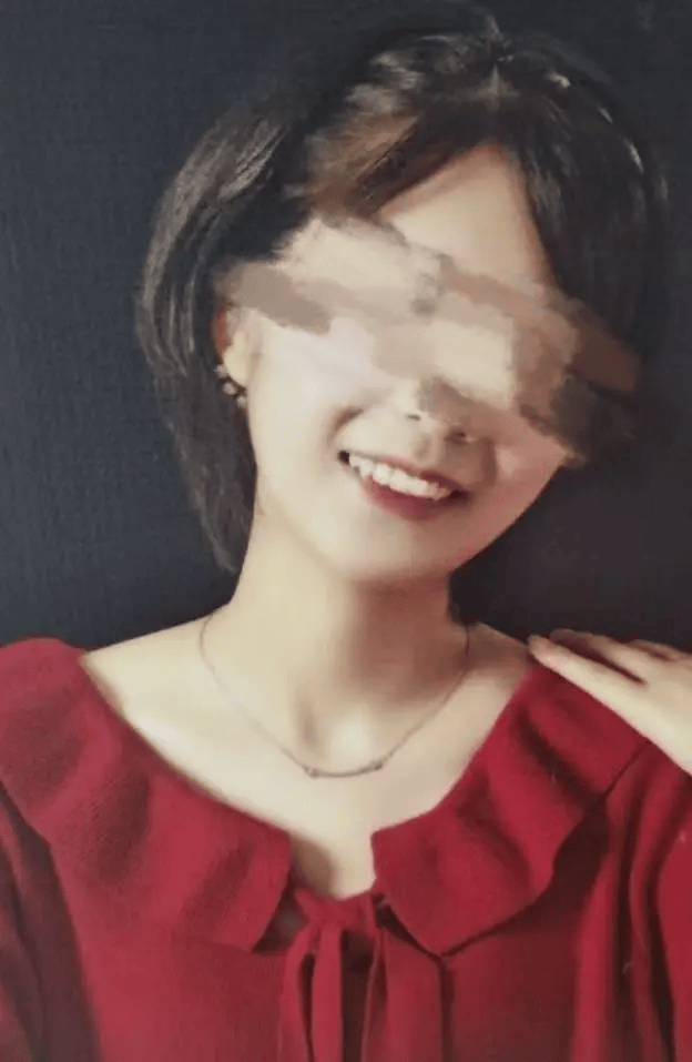 遭同小区居民持刀袭击身亡<strong></p>
<p>步原油</strong>，27岁女子在家门口遇害案需重新取证，择日开庭审理