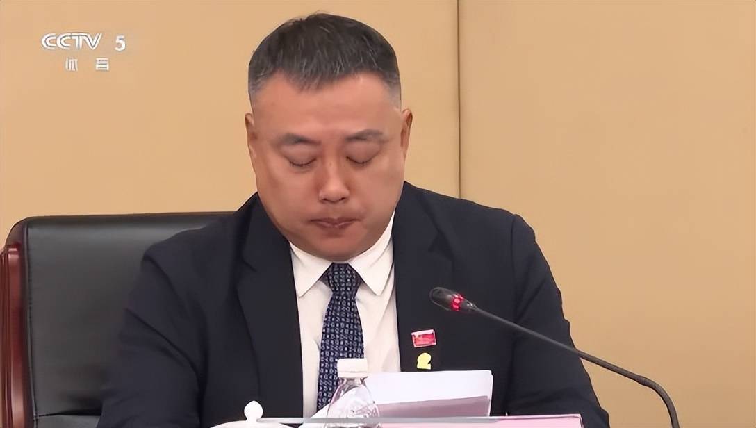 刘国梁竞选国际乒联执委<strong></p>
<p>步原油</strong>，曾和国乒一起获得111次世界冠军