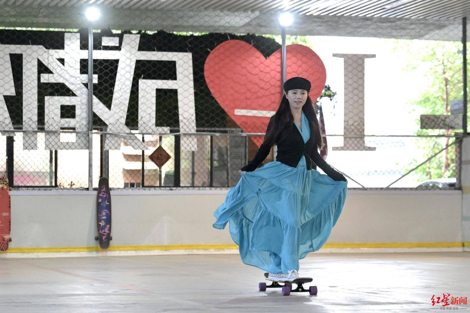 50岁刘阿姨在成都逆风翻盘：从多次病危<strong></p>
<p>原油最新走势</strong>，到滑板“少女”