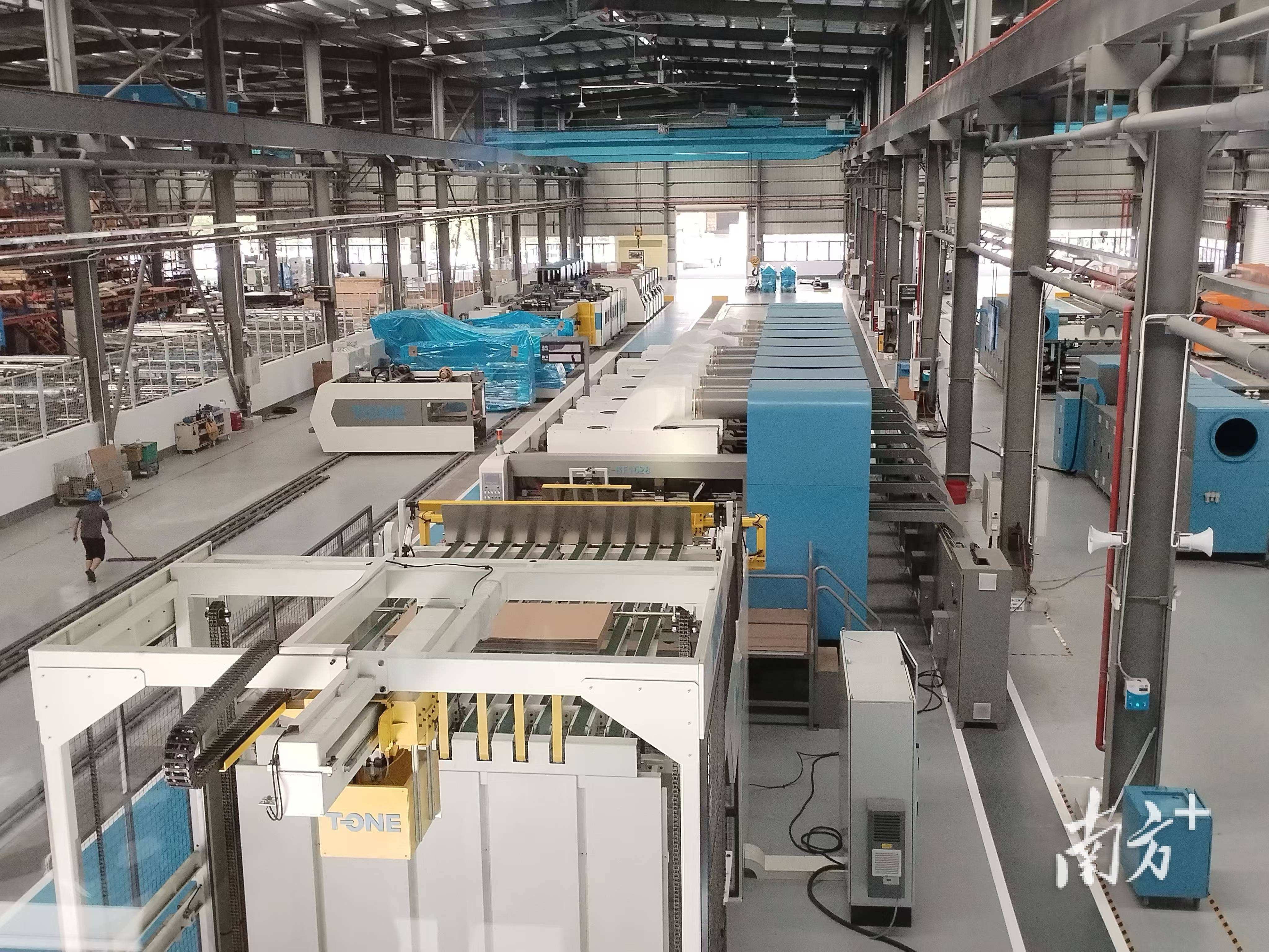 带来30%订单增长<strong></p>
<p>原油最新走势</strong>！广东“链式改造”又上线哪些新玩法？