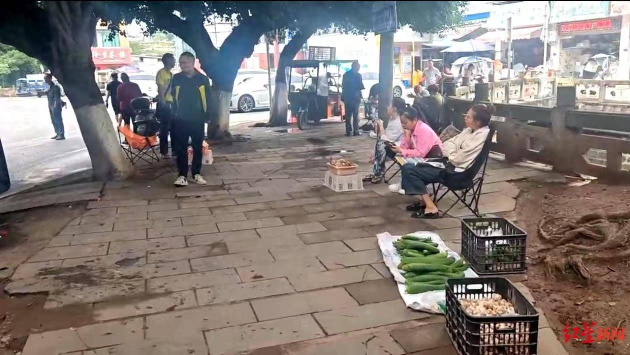 “天价”鸡枞调查：最贵卖到1800元/公斤！雨水少致产量低<strong></p>
<p>国际原油行情实时行情</strong>，多地价高客少