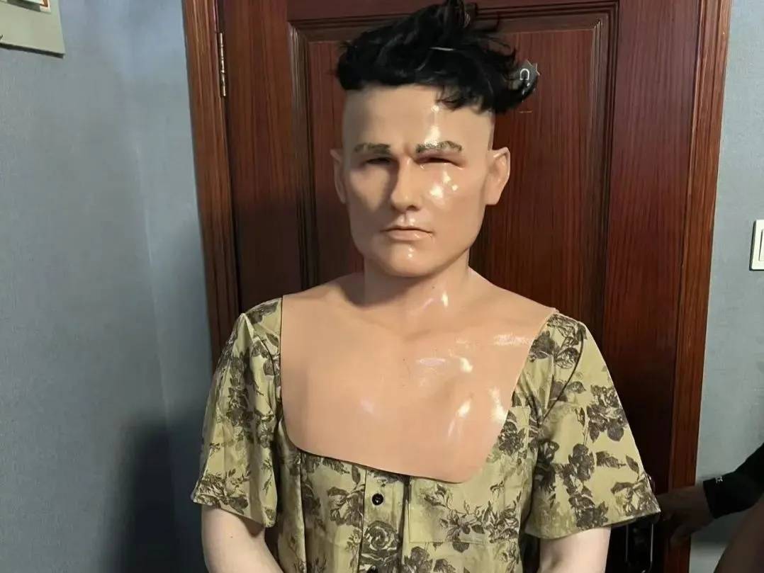 江苏一男子戴仿真“人皮”面具入室盗窃<strong></p>
<p>国际原油行情实时行情</strong>，流窜多个小区作案，涉案金额达15万余元