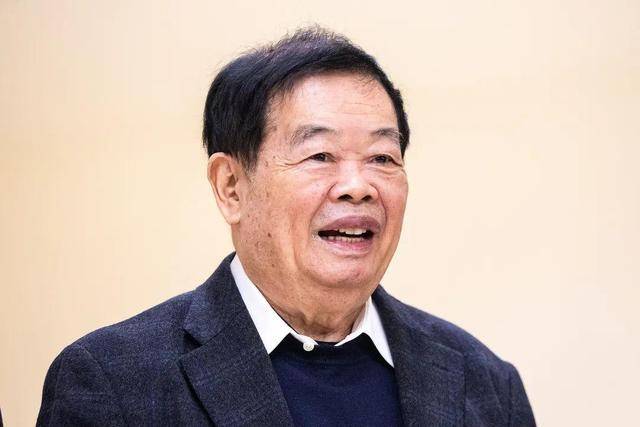 曹德旺:福耀科大8亿预算招50个学生<strong></p>
<p>国际原油行情实时行情</strong>，面向河南等5省招生