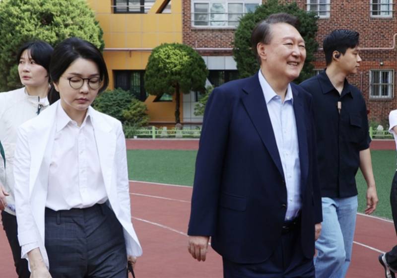 尹锡悦夫妇现身韩国大选投票现场<strong></p>
<p>国际原油价格今日</strong>！对丑闻相关提问保持沉默