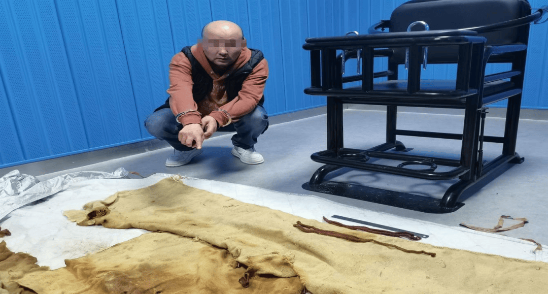 男子从干尸上扯下“裹尸布”<strong></p>
<p>世界原油储量</strong>，保存20年后拿出来卖？