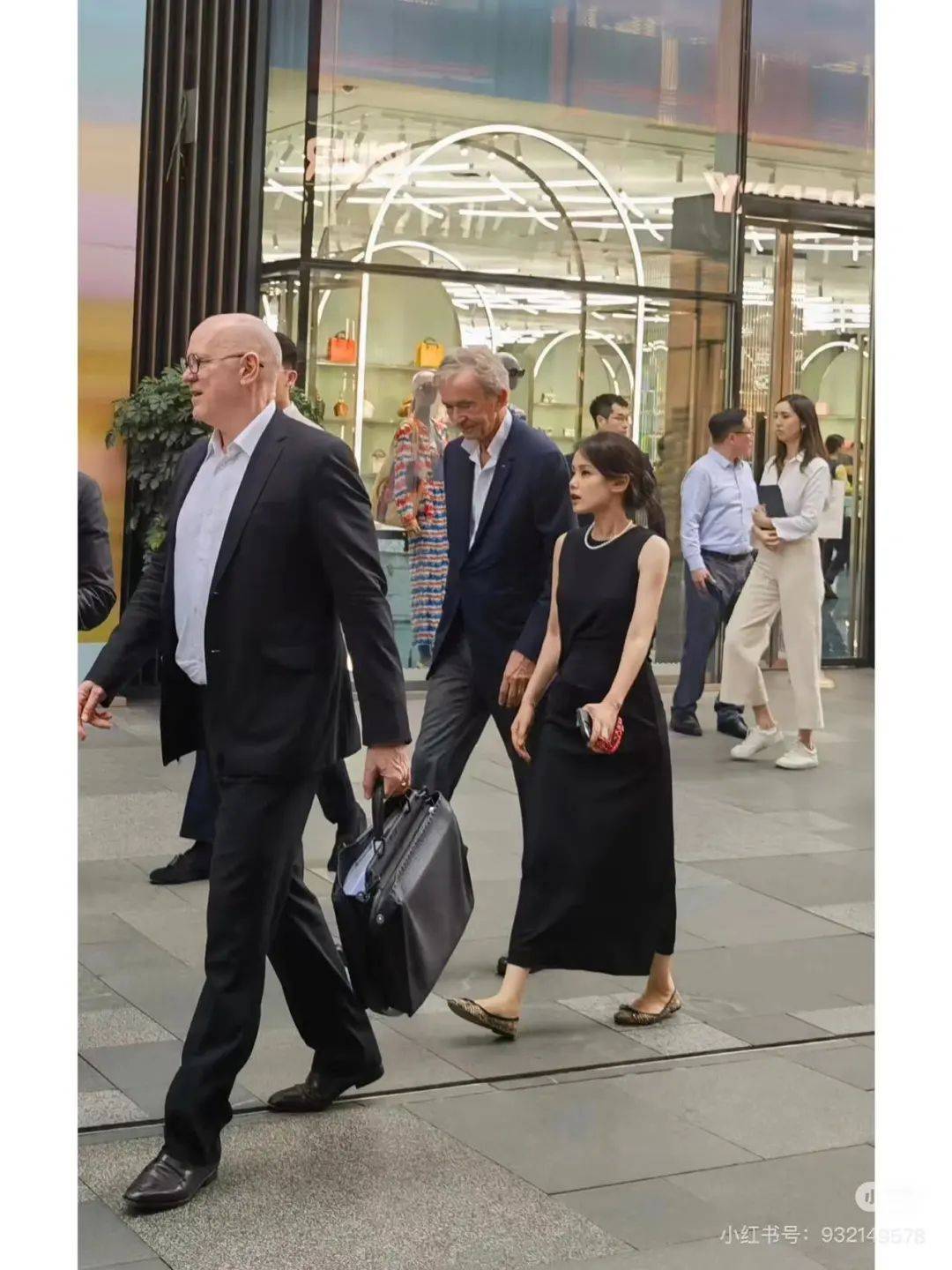 这个“女掌门”获晋升<strong></p>
<p>世界原油储量</strong>！她曾因陪同LVMH老板太古里巡店走红