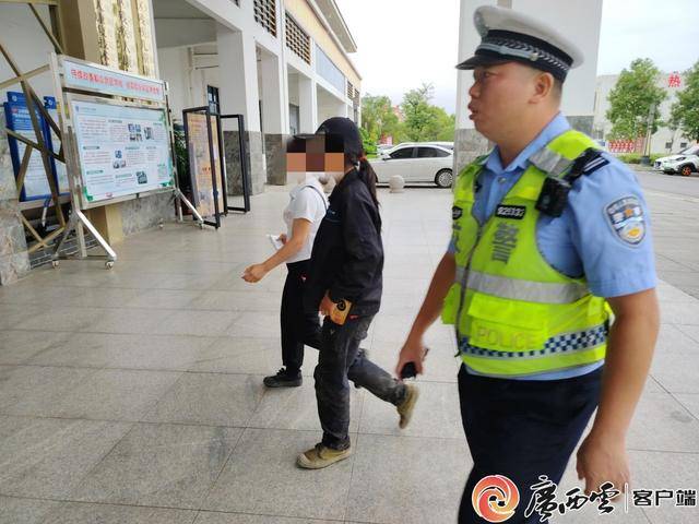 情况紧急！来宾一女子遭毒蛇咬伤<strong></p>
<p>世界原油储量</strong>，来宾交警开启“绿波护航”